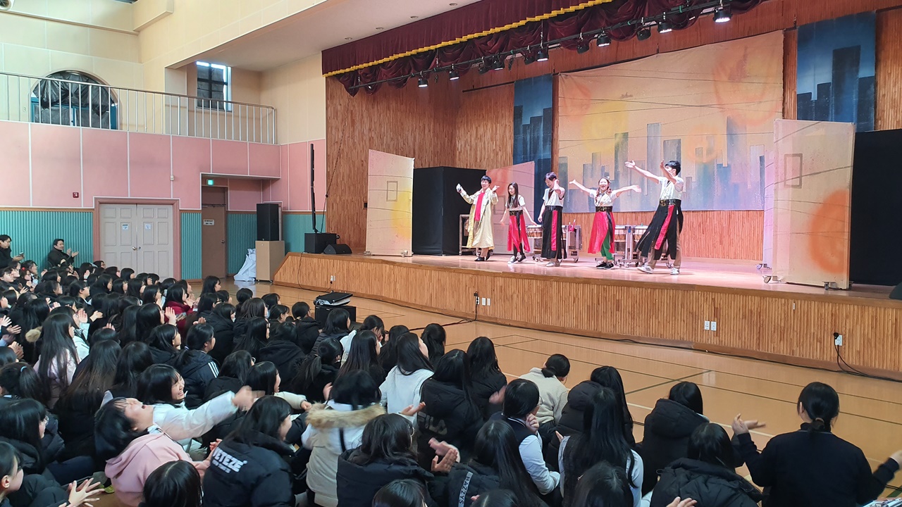 하트비트 동두천 보영여중 공연 (1).jpg