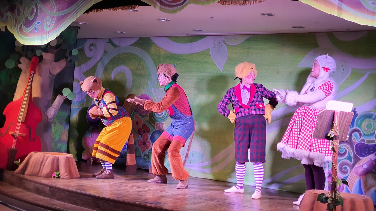 깃털피리 용인 예성유치원 공연 (2).jpg