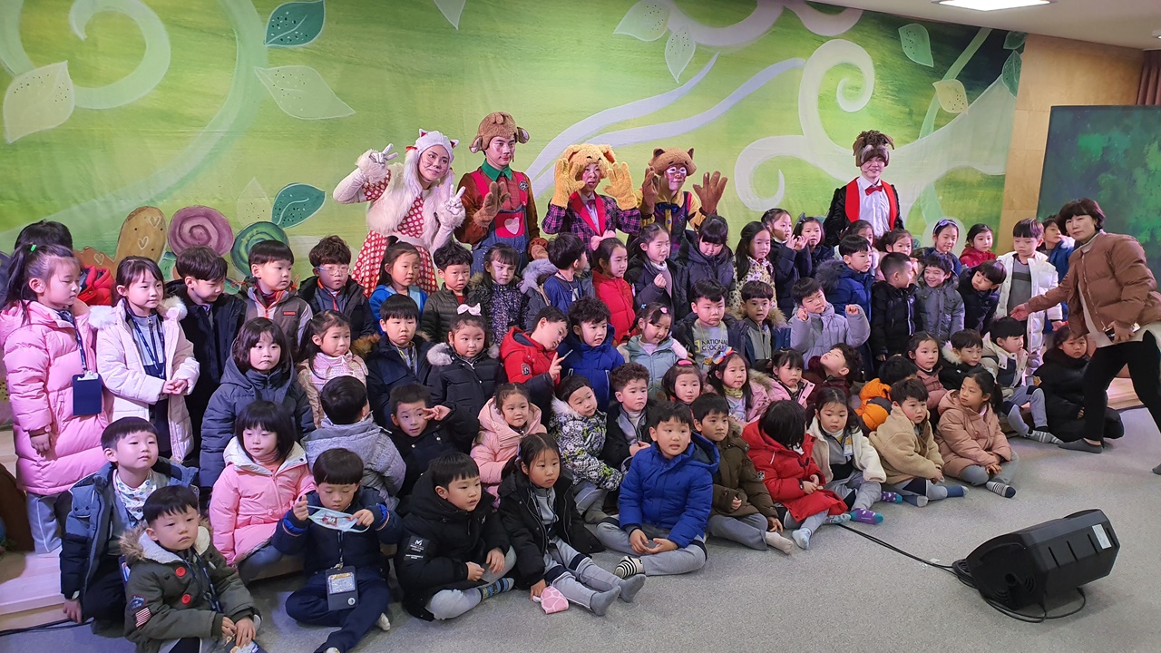 깃털피리 부산북구육아종합지원센터 공연 (1).jpg