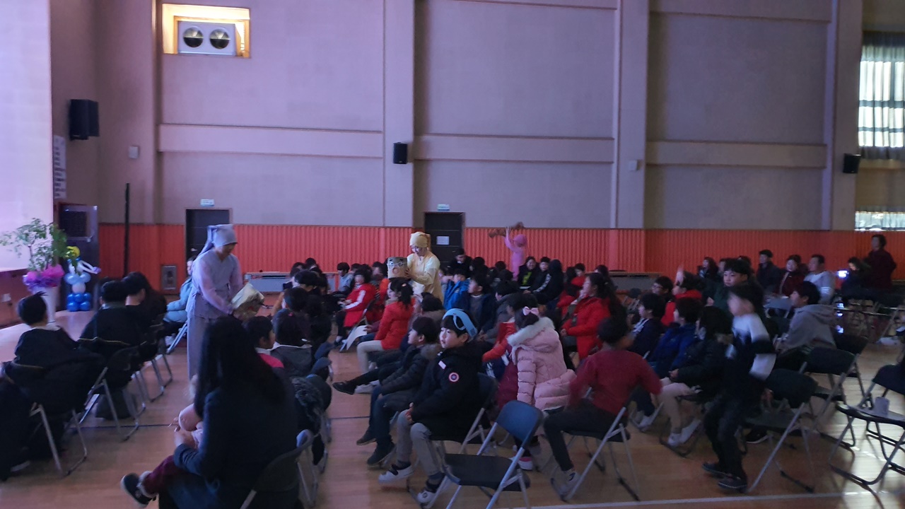 구공탄눈사람경기광주 만선초 공연 (3).jpg