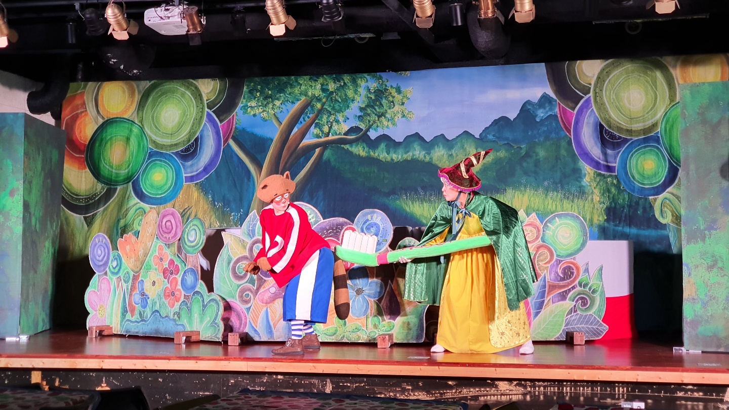 진주정글어더벤처 입냄새왕 구리구리 공연 (2).jpg