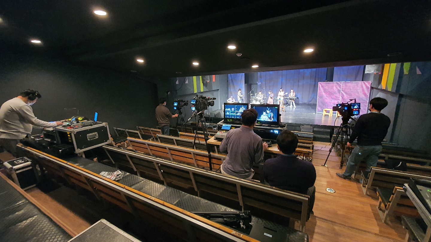 인사아트홀_의자뺏기_온라인영상촬영 (4).jpg