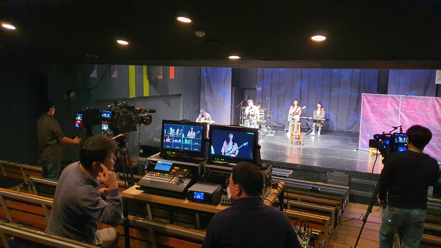 인사아트홀_의자뺏기_온라인영상촬영 (2).jpg