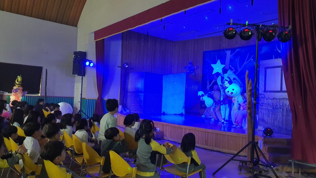 구공탄눈사람 양평강화초 공연 (3).jpg