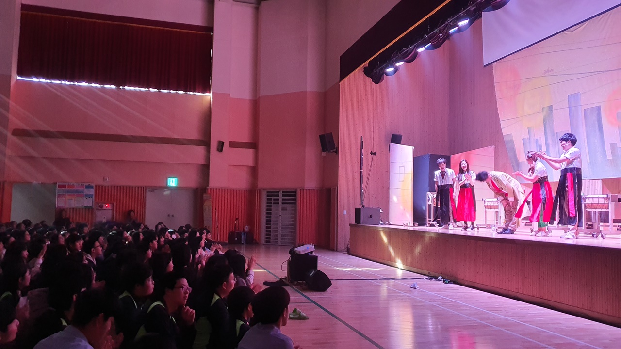 하트비트 창원 감계중 공연 (4).jpg