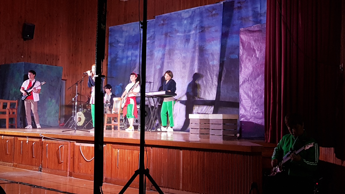 신나는예술여행_목포제일중학교_의자뺏기 (6).jpg