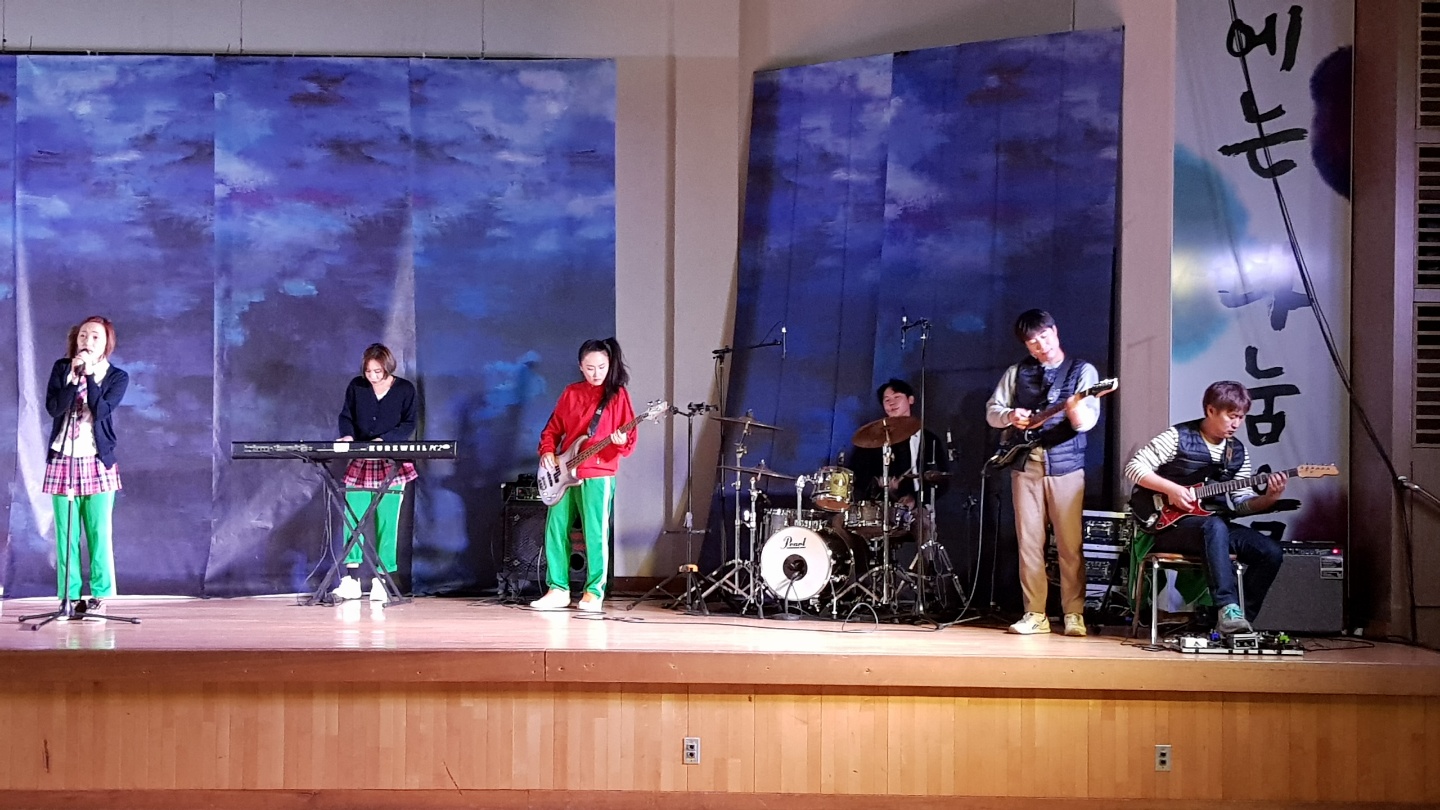 신나는예술여행_익산원광중학교_의자뺏기 (1).jpg