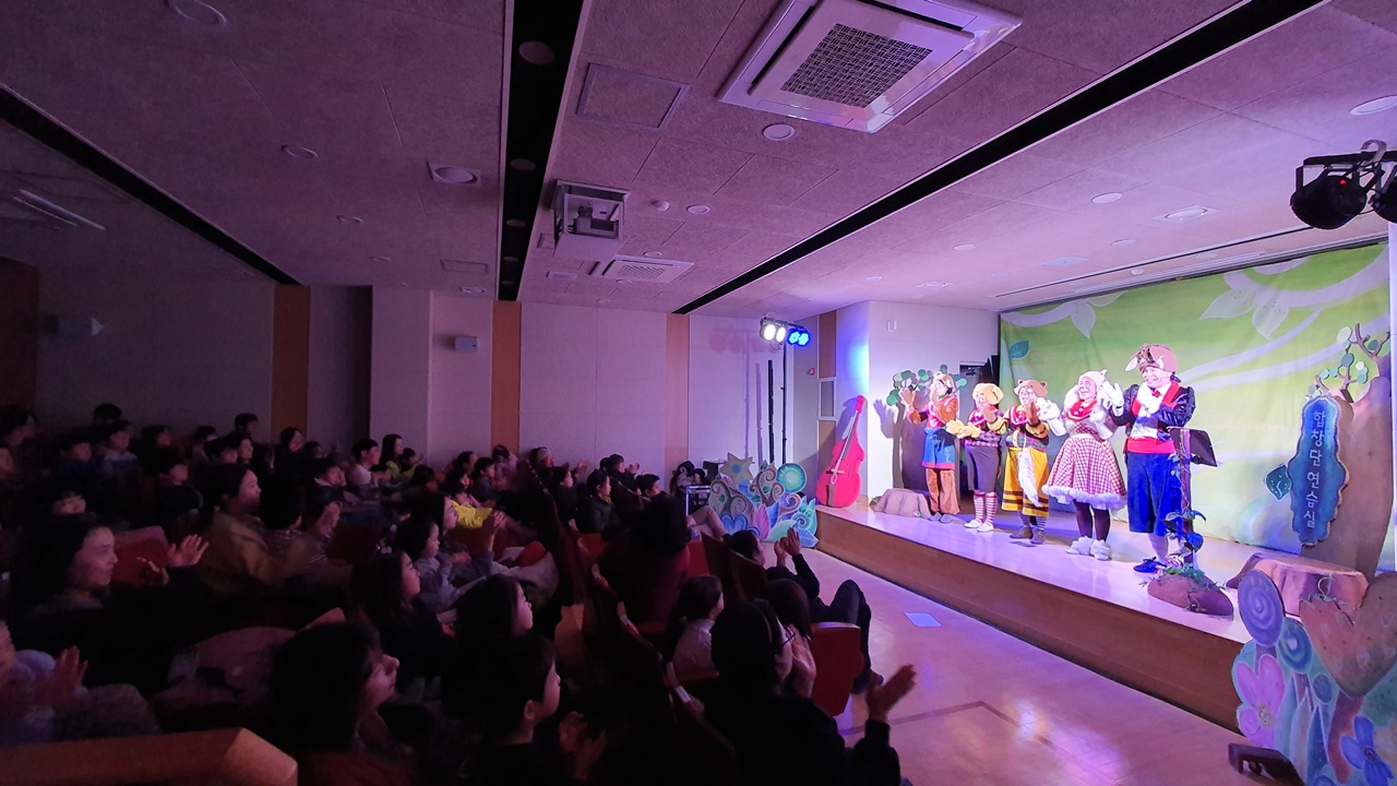 깃털피리 오포도서관 공연 (2).jpg