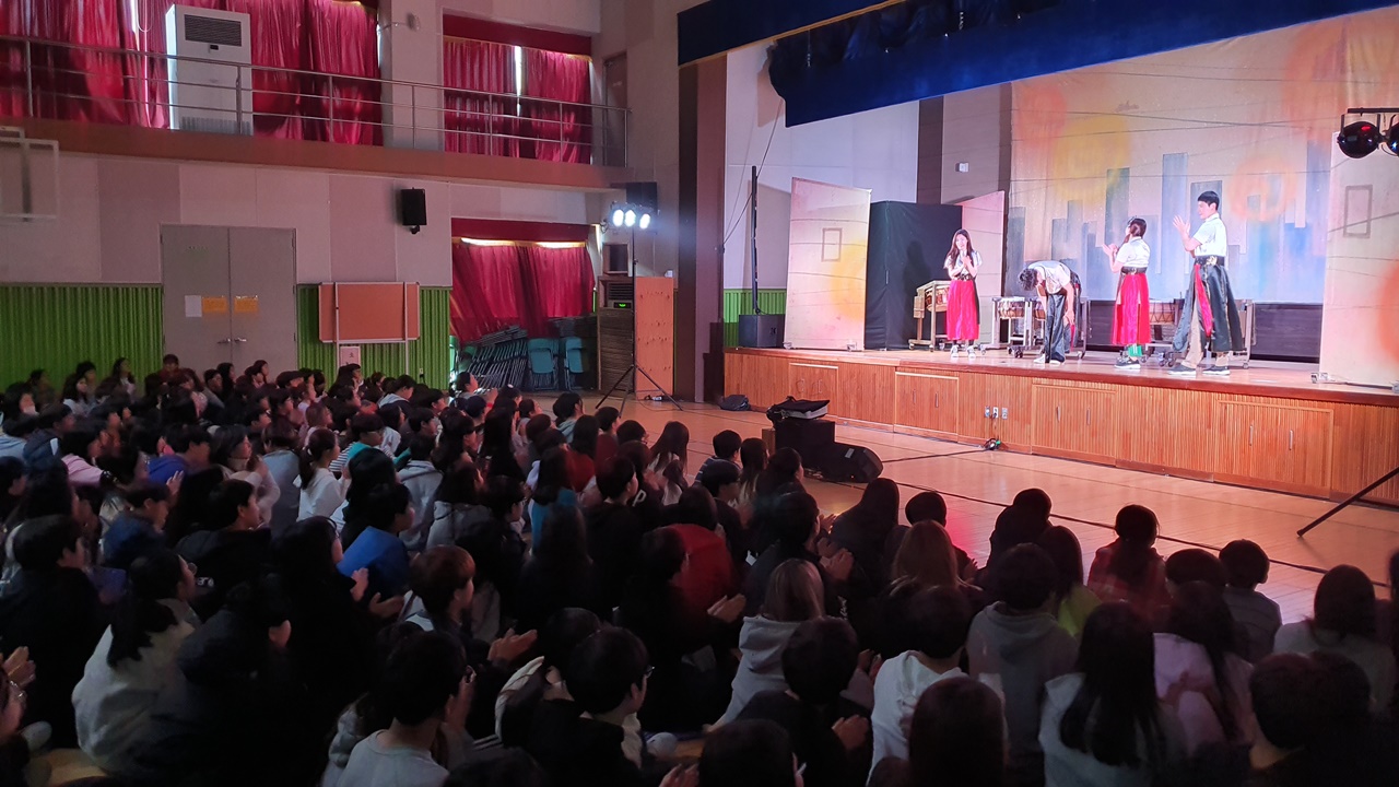 하트비트 고척초공연 (5).jpg