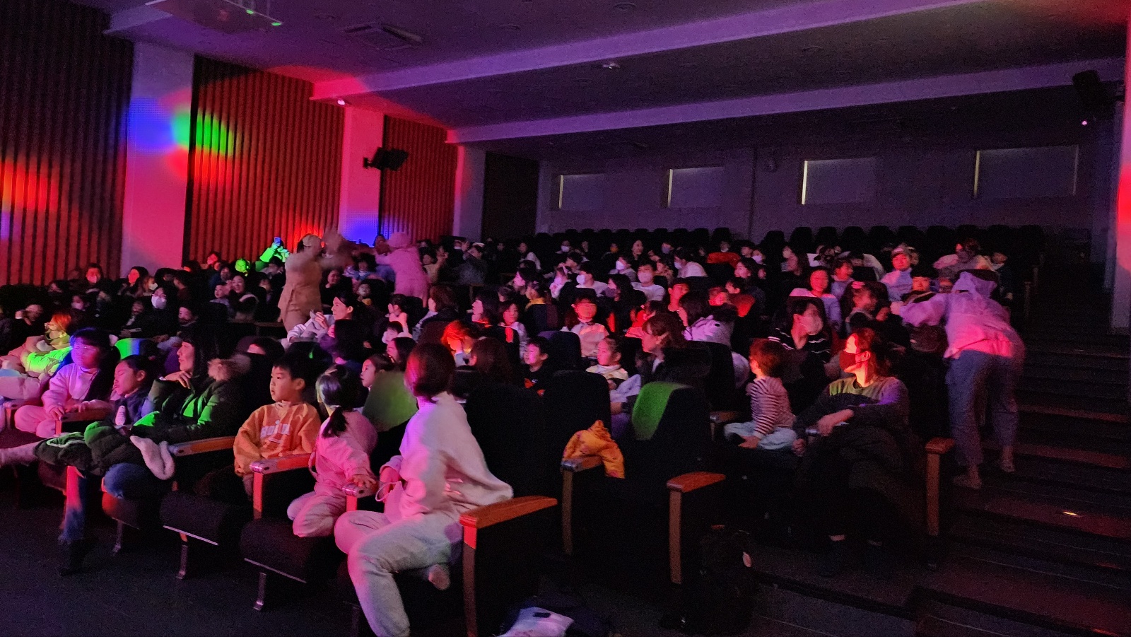 울산광역시육아종합지원센터_구공탄누사람 (2).jpg