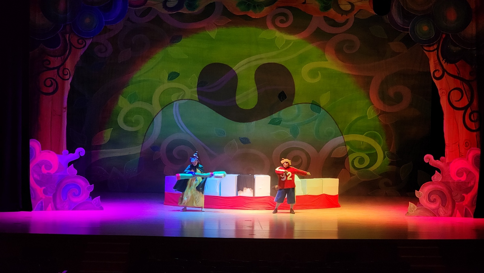 횡성문화예술회관_입냄새왕구리구리 (3).jpg