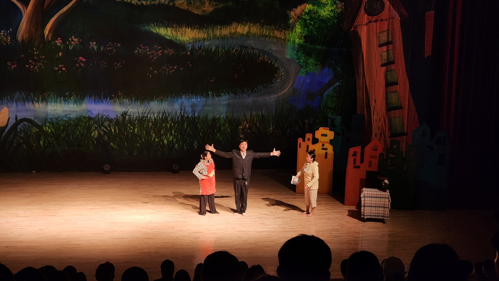 군산어린이공연장_아빠의반딧불이 (2).jpg